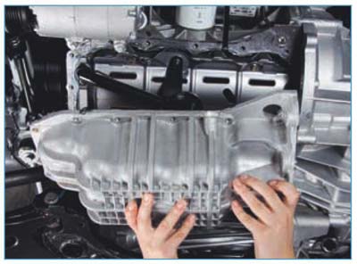Снятие масляного поддона автомобиля Ford Focus 2