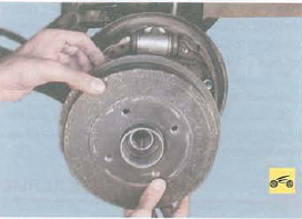 Снятие, замена, установка тормозного барабана задних колес Renault Logan 2004-2015 Бензин