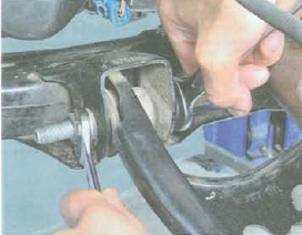 Снятие, замена, установка рычага передней подвески Renault Logan 2004-2015 Бензин