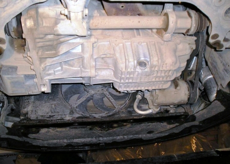 Установленный на место вентилятор радиатора Ford Focus 2