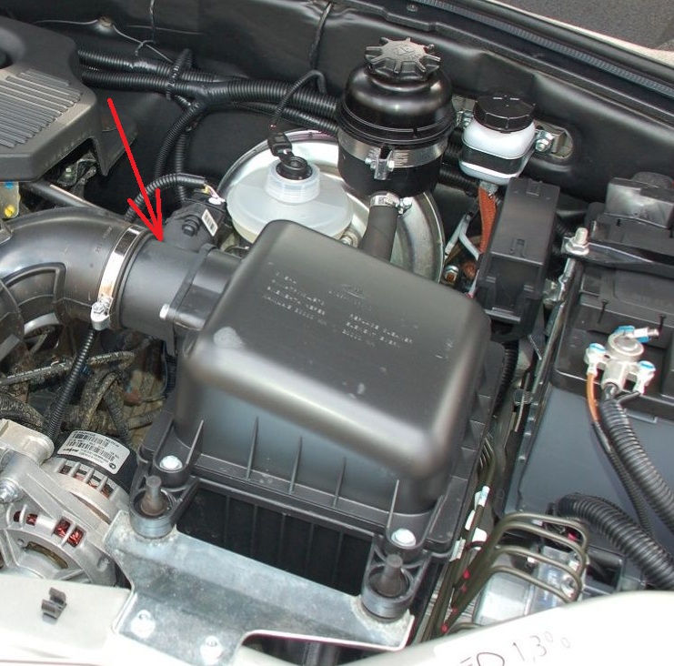 Размещение датчика массового расхода воздуха двигателя Chevrolet Niva