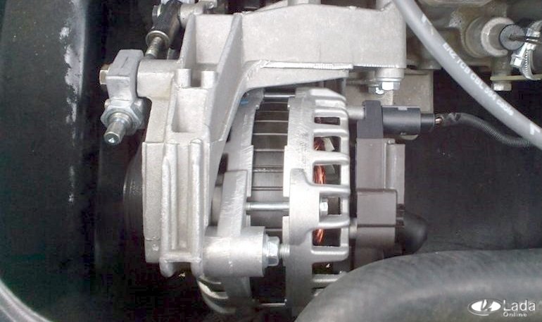 Снятие генератора Lada Largus