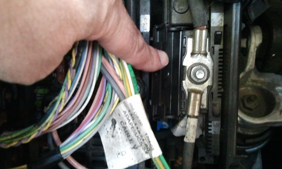 Плюсовый кабель питания реле и предохранителей Fiat Scudo