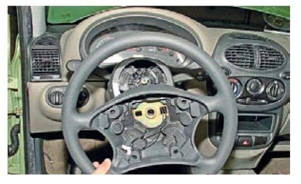 Снимаем рулевое колесо Lada Kalina