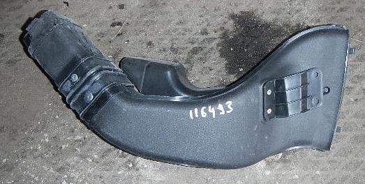 Снятый впускной воздуховод двигателя 6B31 Mitsubishi Outlander XL