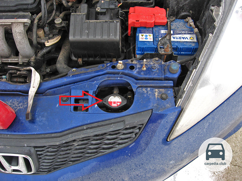 Крышка радиатора системы охлаждения двигателя Honda Jazz II