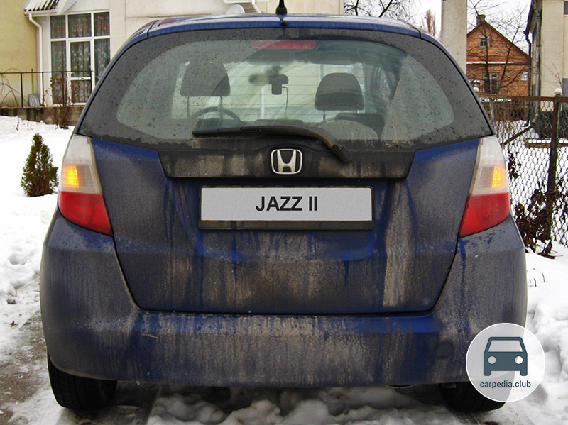 Включенные задние указатели поворота Honda Jazz II