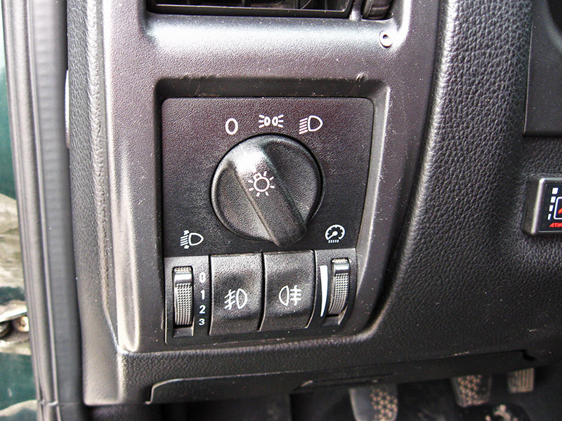 Переключатель в положении, при котором выключено наружное освещение Opel Astra II G
