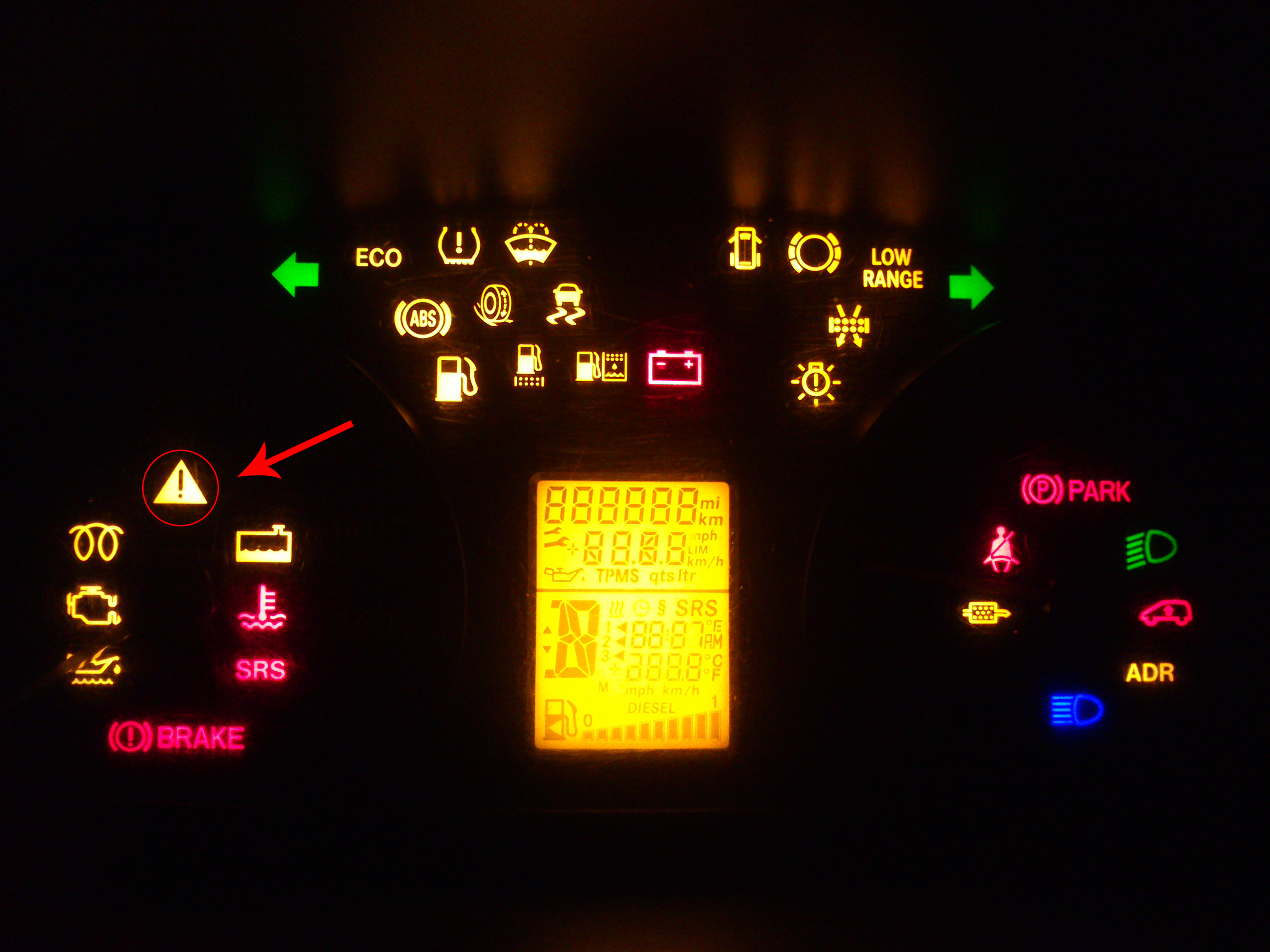 Горит на спринтере. Индикаторные лампы щитка приборов Мерседес Вито 638. Mercedes Sprinter 2011 года значки панели приборов. Vito 639 индикаторы панели приборов. Контроль лампы на панели приборов Мерседес Вито 639.