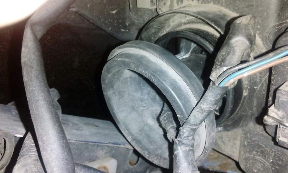 Замена лампы ближнего и дальнего света Nissan Note 2004 - 2012