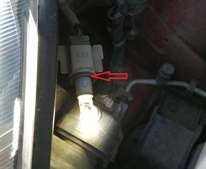 Замена габаритных лампочек Nissan Note 2004 - 2012