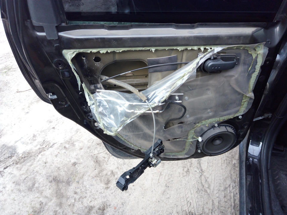 Замена наружной ручки задней двери Nissan Note 2004 - 2012