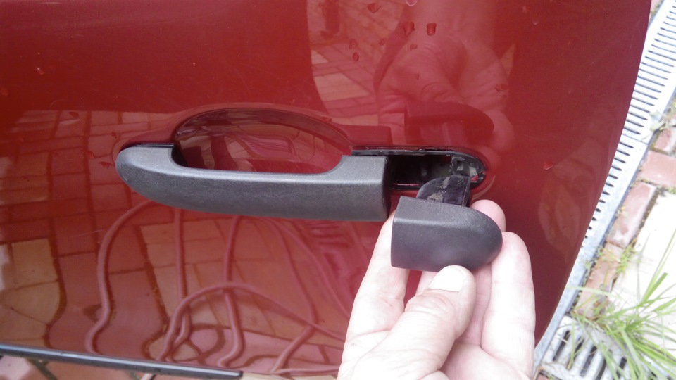 Замена наружной ручки задней двери Nissan Note 2004 - 2012