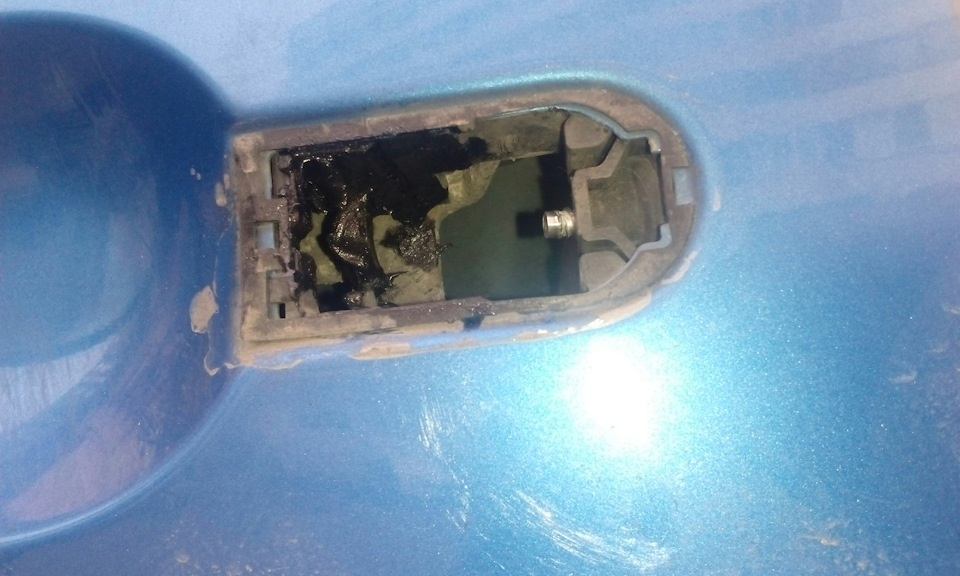 Замена наружной ручки задней двери Nissan Note 2004 - 2012