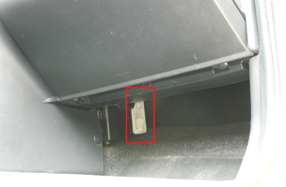 Замена салонного фильтра Nissan Note 2004 - 2012