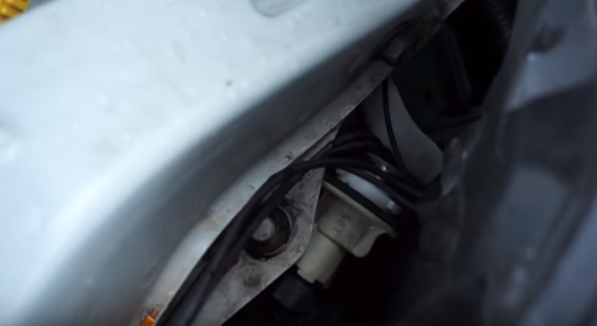 Замена передней блок-фары Nissan Note 2004 - 2012