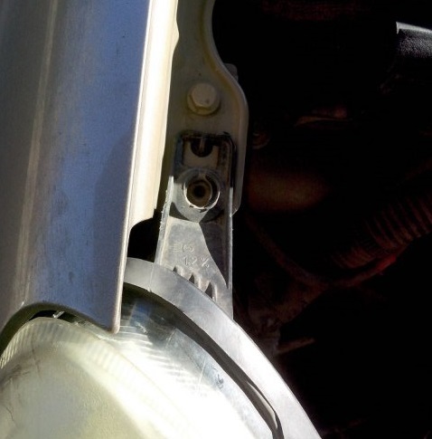 Замена передней блок-фары Nissan Note 2004 - 2012