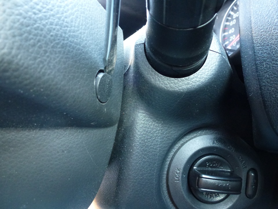 Снятие и установка подушки безопасности водителя Nissan Note 2004 - 2012