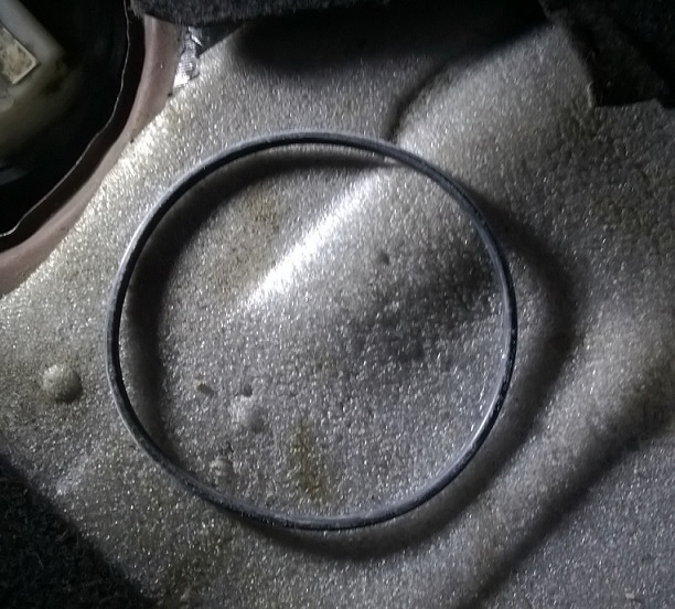Снятие и установка топливного модуля Nissan Note 2004 - 2012