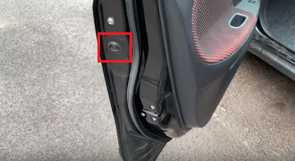 Замена выключателя замка передней двери Nissan Note 2004 - 2012