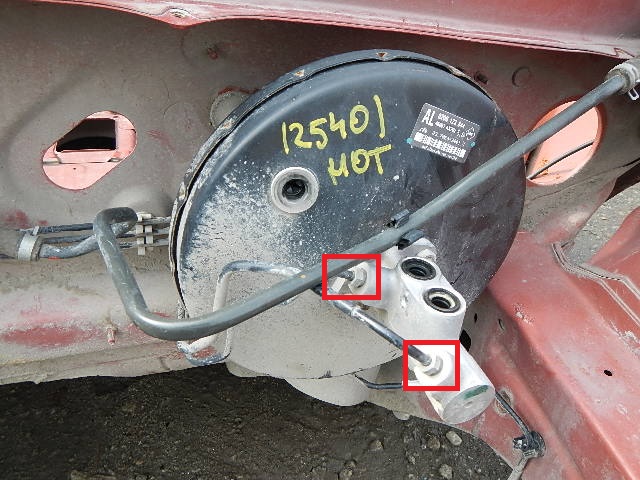 Замена главного тормозного цилиндра Nissan Note 2004 - 2012