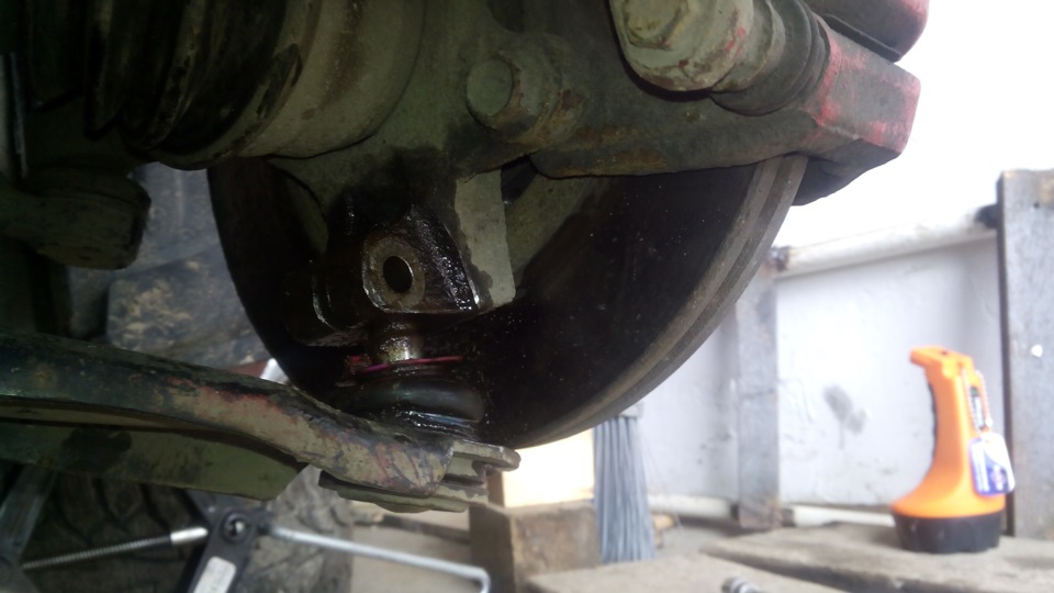 Замена рычага передней подвески Nissan Note 2004 - 2012