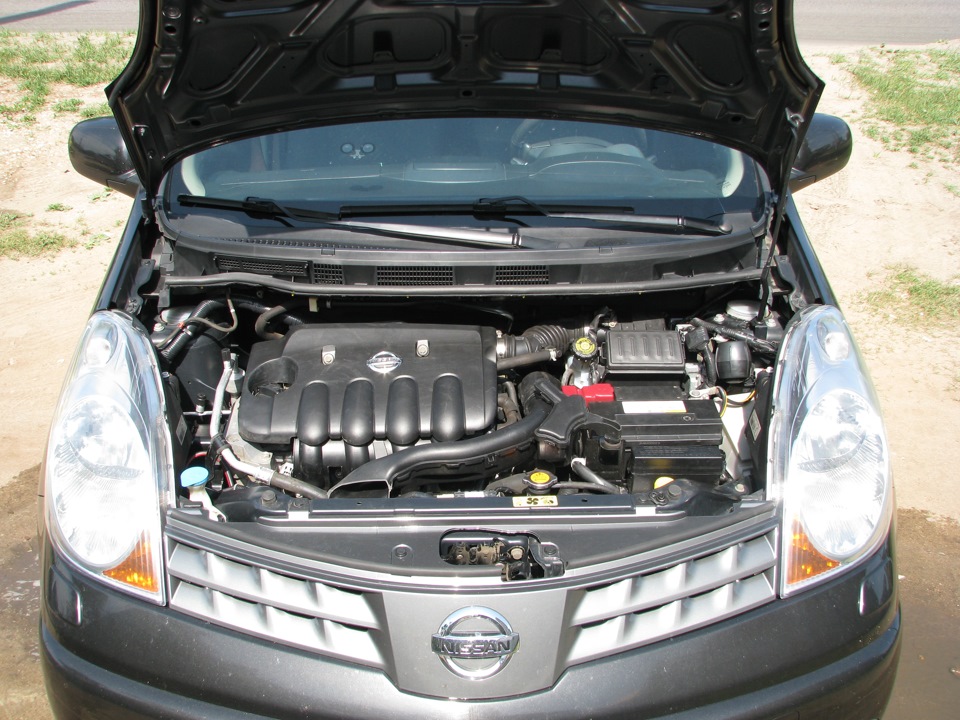 Снятие и установка аккумуляторной батареи Nissan Note 2004 - 2012