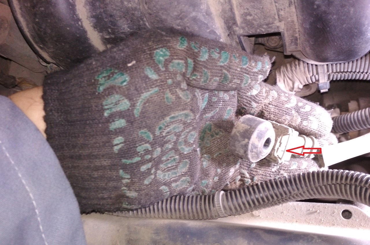 Замена датчика детонации Nissan Note 2004 - 2012