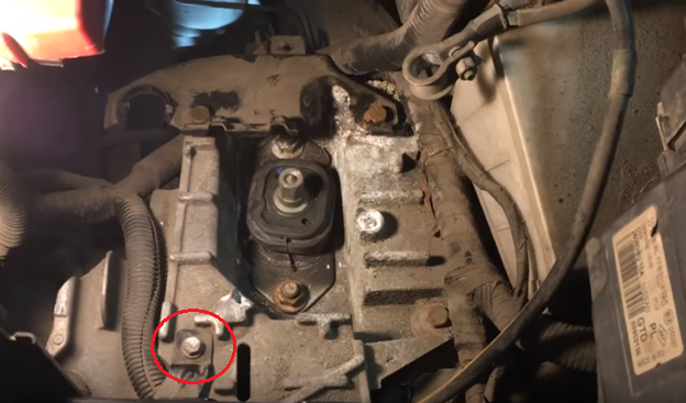 Замена левой опоры двигателя Nissan Note 2004 - 2012