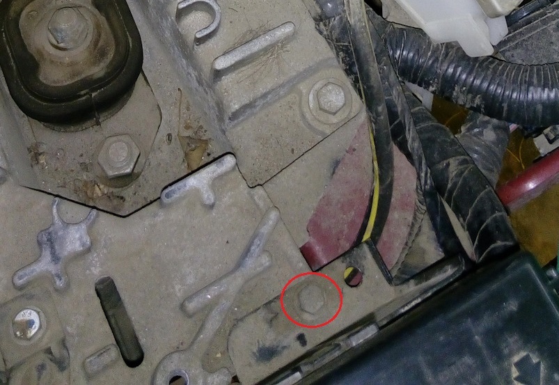 Замена левой опоры двигателя Nissan Note 2004 - 2012