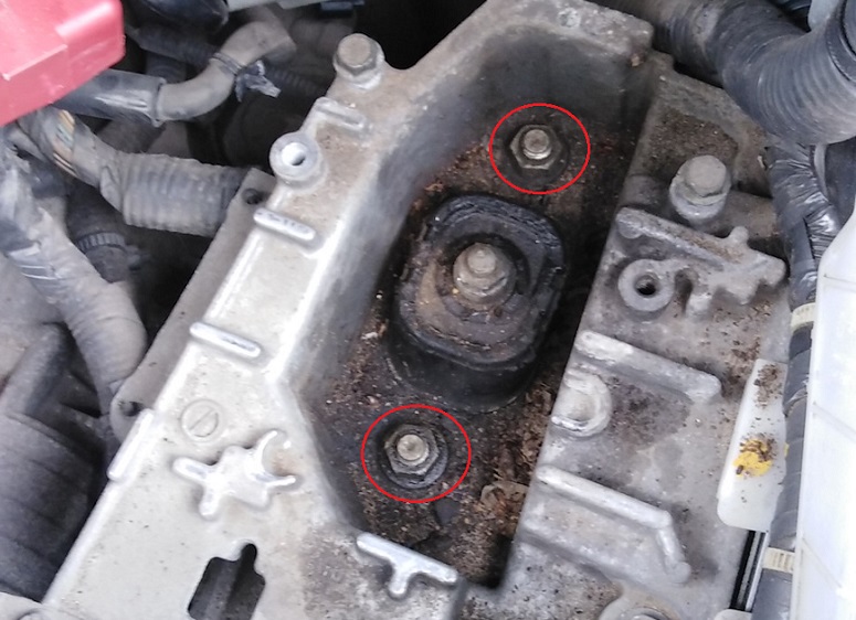 Замена левой опоры двигателя Nissan Note 2004 - 2012