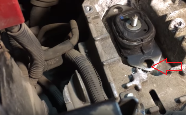 Замена левой опоры двигателя Nissan Note 2004 - 2012