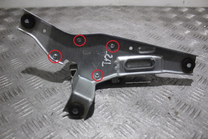 Замена моторедуктора стеклоочистителя окна двери задка Nissan Note 2004 - 2012