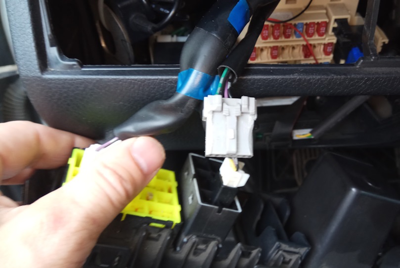 Снятие и установка блока управления зеркалами и корректором фар Nissan Note 2004 - 2012