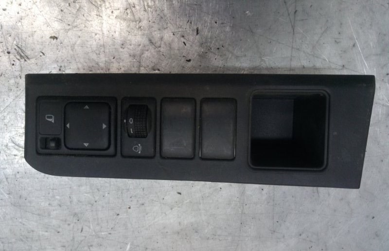 Снятие и установка блока управления зеркалами и корректором фар Nissan Note 2004 - 2012
