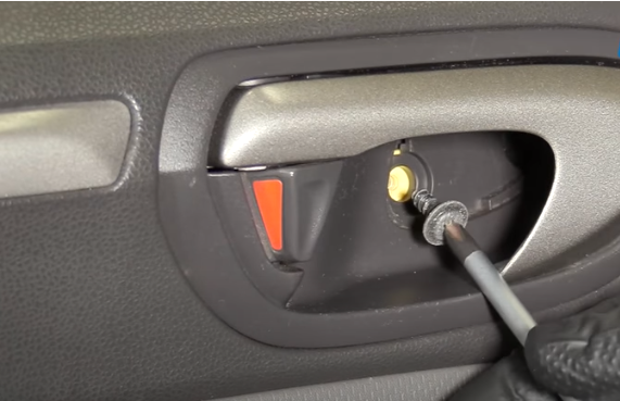 Снятие обивки передней двери Honda Civic 2005 - 2011