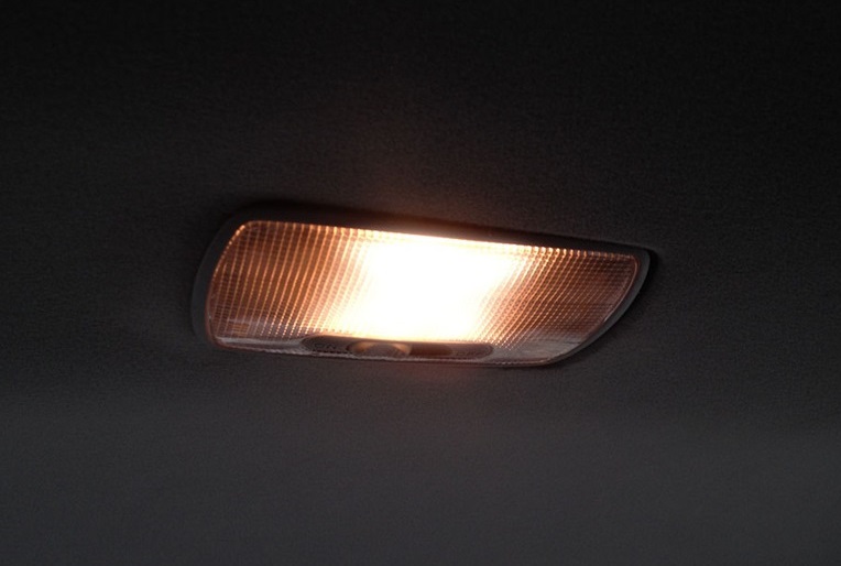 Замена лампочек в салоне Honda Civic 2005 - 2011