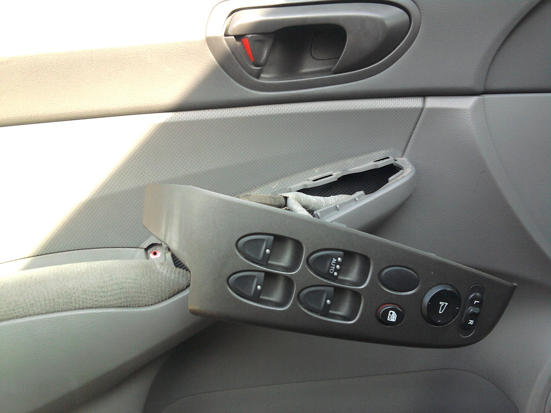 Снятие стеклоподъемника передней двери Хонда Цивик 2005 - 2011