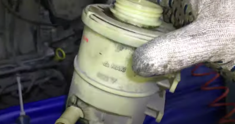 Замена жидкости ГУР на Lada Largus