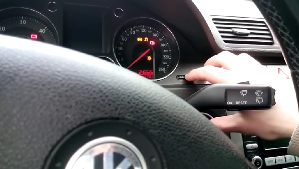 Как сбросить сервисный интервал Volkswagen Passat B6 без сканера