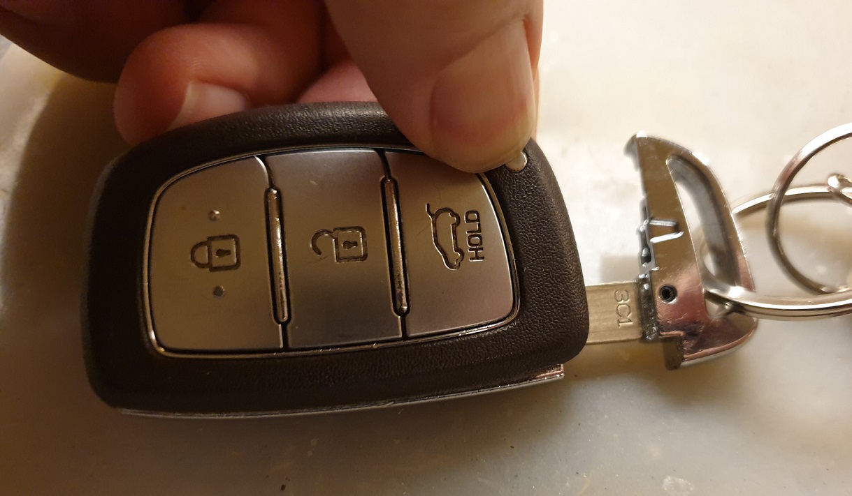 Ключи к автомобилю Hyundai Creta. Замена батарейки