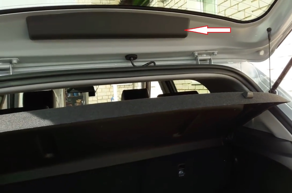 Снятие и замена дополнительного стоп-сигнала Hyundai Creta