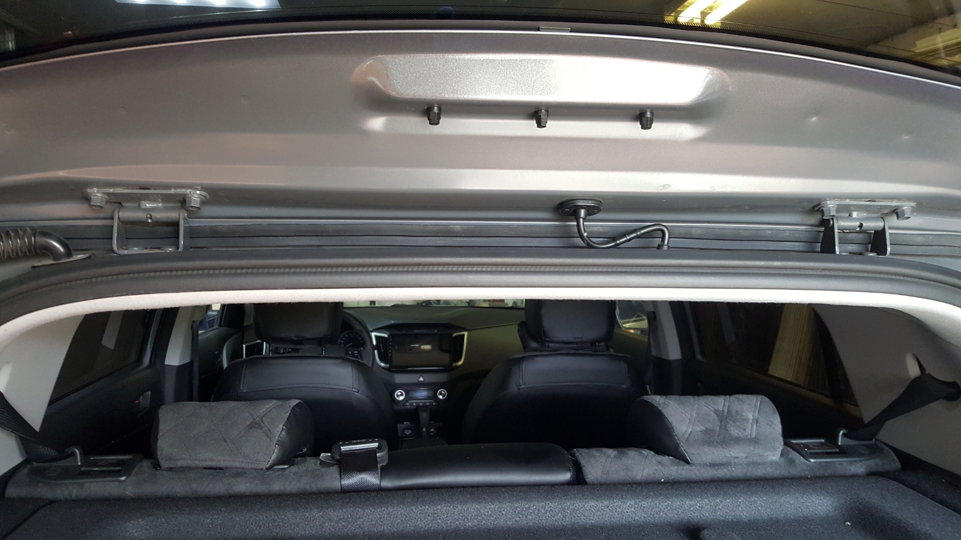 Снятие и замена дополнительного стоп-сигнала Hyundai Creta