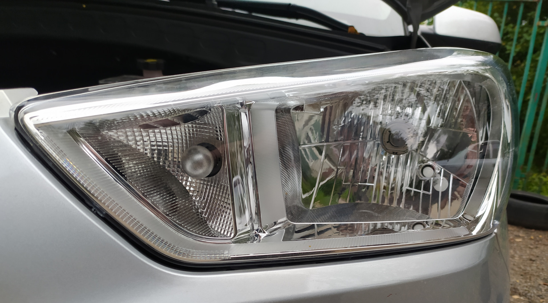 Замена лампочки габаритного света Hyundai Creta