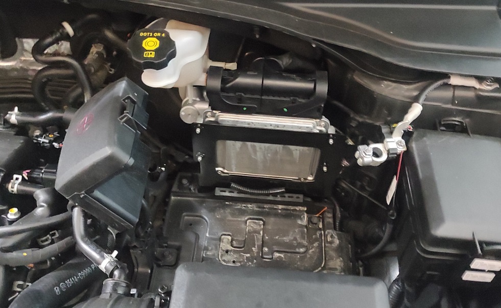 Снятие блока управления двигателем (ЭБУ) Hyundai Creta