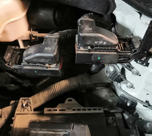 Снятие блока управления двигателем (ЭБУ) Hyundai Creta