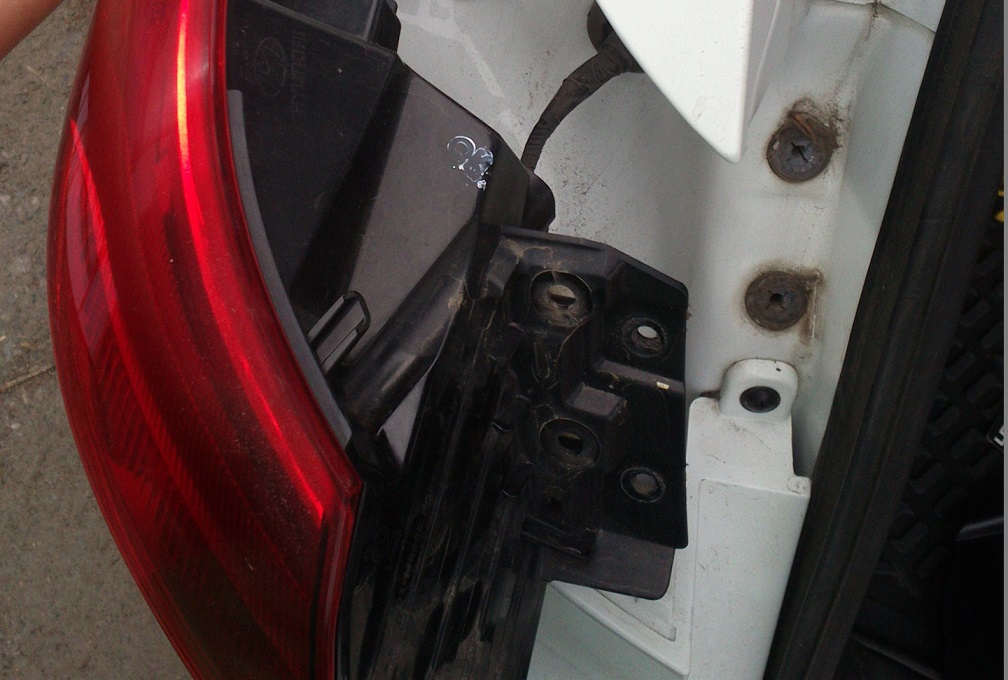 Замена лампы заднего указателя поворота Hyundai Creta