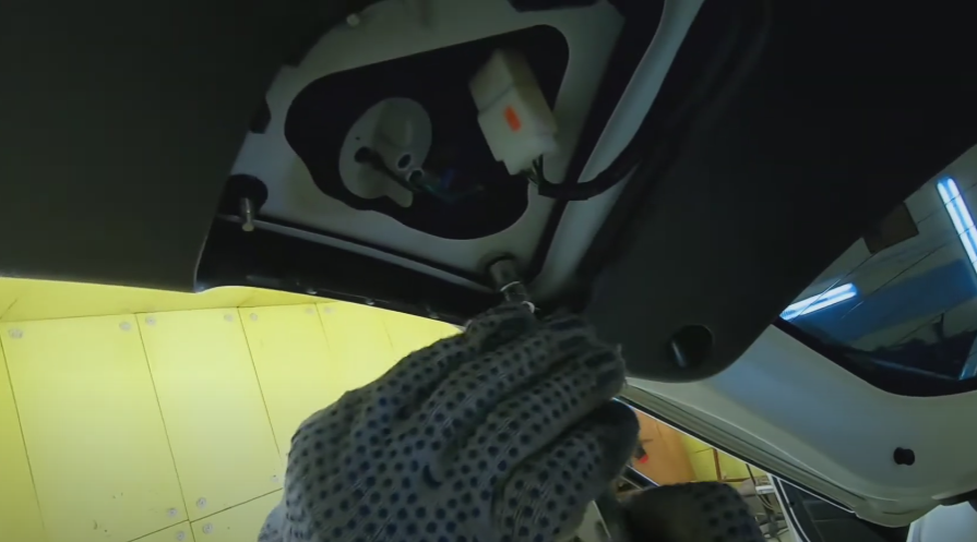 Замена заднего фонаря Hyundai Creta на двери багажника