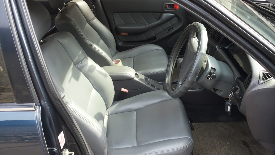 Передние сиденья Toyota Cаmry