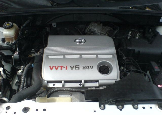 Общий вид Toyota Camry с двигателем 1MZ-FE